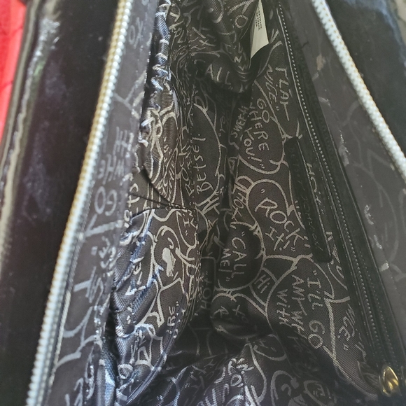 BETSEY JOHNSON | Zig Zag Pattern Sparkle Black Bow Gold Chain Crossbody Handbag - Picture 5 of 16